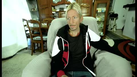 Snapshot of 00jeff31 chatting on January 19, 9:22 am jeff online show from January 19, 9:22 am
