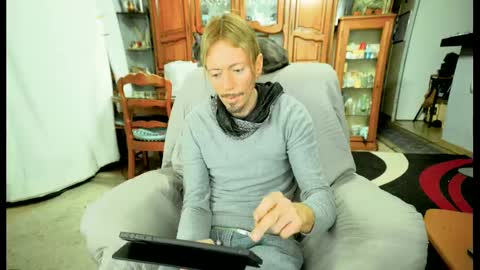 Snapshot of 00jeff31 chatting on March 2, 5:01 am jeff online show from March 2, 5:01 am