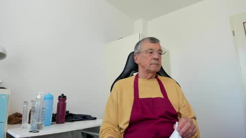 Henk online show from April 21, 12:00 pm