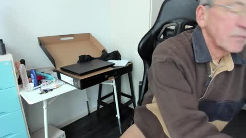 Henk online show from February 5, 3:30 pm