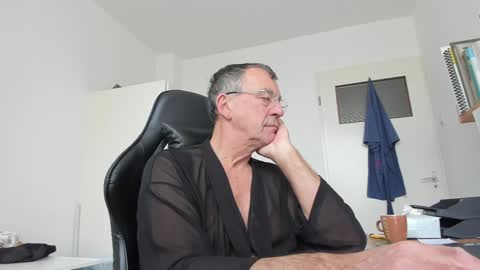 Henk online show from February 6, 11:10 am