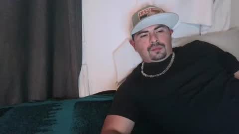Snapshot of 210chulo chatting on February 14, 2:28 am 210chulo online show from February 14, 2:28 am