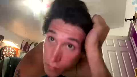 Snapshot of 21yearsy0ung9icheshung chatting on October 13, 8:37 pm AlecurClit online show from October 13, 8:37 pm