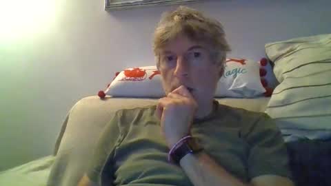 22esserre online show from November 1, 10:47 pm