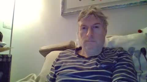 22esserre online show from January 11, 10:02 pm