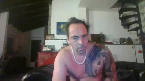 Snapshot of 27lv27 chatting on February 23, 7:14 pm 27lv27 online show from February 23, 7:14 pm