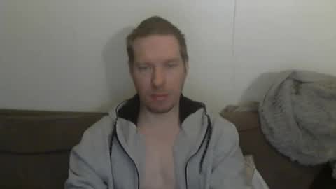 2small4you83 online show from March 17, 9:34 am