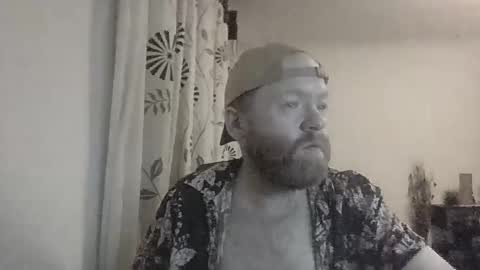 33UK online show from December 3, 12:27 am