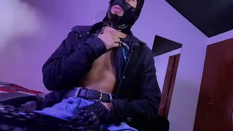 E V I L online show from May 22, 9:31 pm