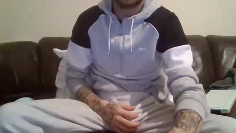 420feetloverr420 online show from November 2, 1:32 am