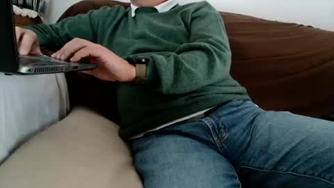 F E L I X -  -  F O ll O W      M E  online show from December 10, 12:27 pm