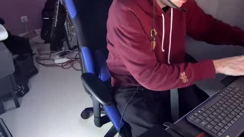 Snapshot of 55hotgboy chatting on February 2, 7:41 am Larese Carlo online show from February 2, 7:41 am