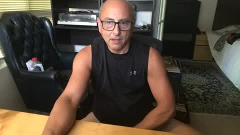 daddy vegas  for single women and couples here online show from July 3, 11:29 pm