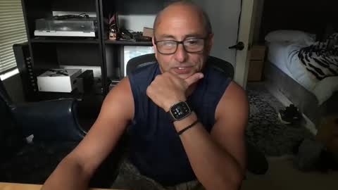 daddy vegas  for single women and couples here online show from May 9, 1:39 am