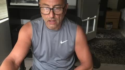 daddy vegas  for single women and couples here online show from July 25, 2:14 pm