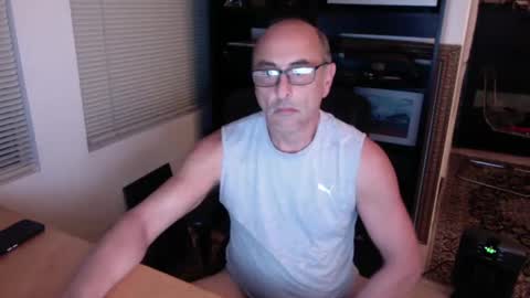 daddy vegas  for single women and couples here online show from December 4, 1:03 am