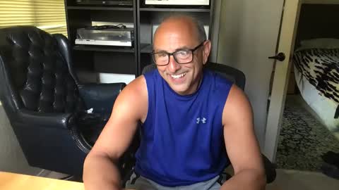 daddy vegas  for single women and couples here online show from June 10, 12:23 am