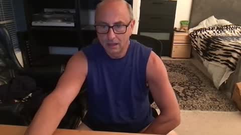 daddy vegas  for single women and couples here online show from June 6, 3:12 am