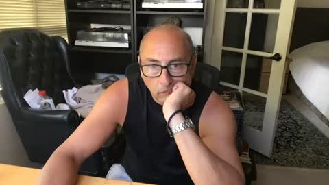daddy vegas  for single women and couples here online show from June 27, 8:47 pm