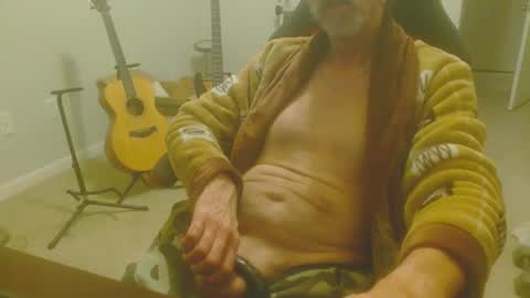 6stringer62 online show from December 6, 12:34 am