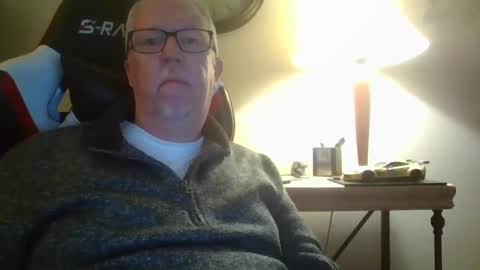 72funguy71 online show from December 11, 12:45 am