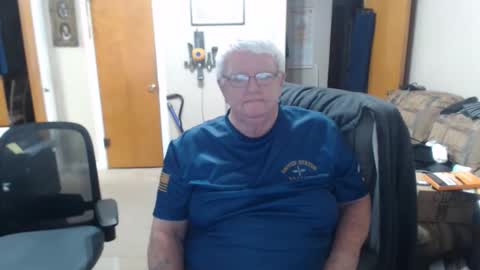 75bubba75 online show from April 18, 2:02 am