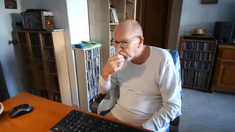  Papi  online show from April 15, 3:56 pm