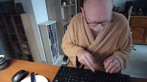  Papi  online show from March 4, 4:20 pm