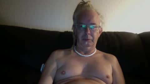 Snapshot of 808dred chatting on September 16, 9:21 am 808dred online show from September 16, 9:21 am