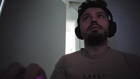 8inchdude93 online show from April 18, 6:37 am