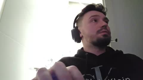 8inchdude93 online show from May 17, 3:52 pm