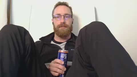 8InchesAndSomeHoles online show from February 20, 6:42 pm