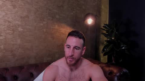Snapshot of _adamcoper_ chatting on December 15, 12:29 am _adamcoper_ online show from December 15, 12:29 am
