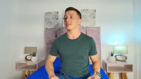 Snapshot of _andrewfalcon2 chatting on January 20, 12:18 pm _andrewfalcon2 online show from January 20, 12:18 pm