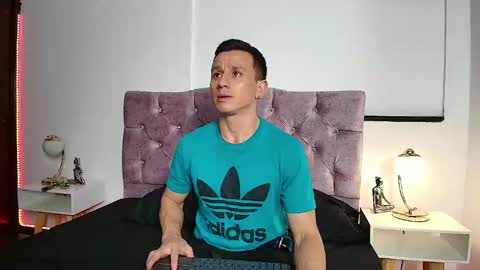 Snapshot of _andrewfalcon2 chatting on January 28, 12:32 pm _andrewfalcon2 online show from January 28, 12:32 pm