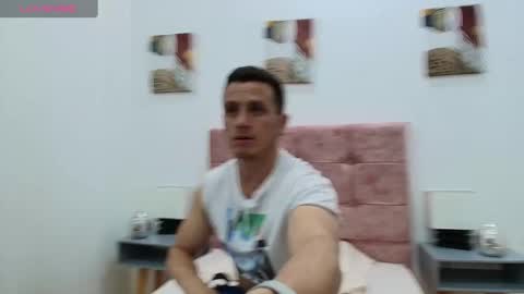Snapshot of _andrewfalcon2 chatting on January 26, 1:04 pm _andrewfalcon2 online show from January 26, 1:04 pm