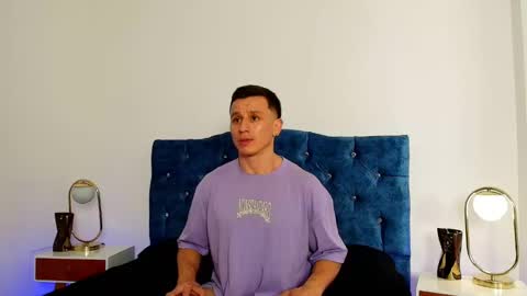 Snapshot of _andrewfalcon2 chatting on February 3, 12:36 pm _andrewfalcon2 online show from February 3, 12:36 pm