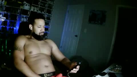 Snapshot of _da_d1ck_ chatting on December 31, 10:37 am Da d1ck online show from December 31, 10:37 am