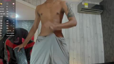 _erick_j online show from April 12, 9:05 pm