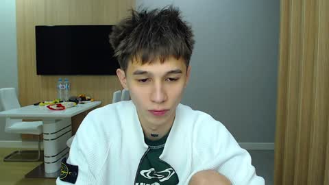 Snapshot of _kurt chatting on December 13, 12:20 am Kurt online show from December 13, 12:20 am