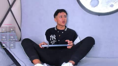 _leohot_ online show from September 18, 3:41 am