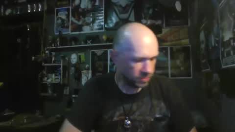Snapshot of _longfellow chatting on October 4, 3:11 am That guy online show from October 4, 3:11 am