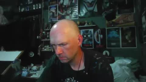 That guy online show from May 18, 12:40 am