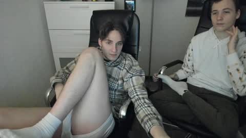 Snapshot of _maelstrom_ chatting on December 3, 8:25 am _maelstrom_ online show from December 3, 8:25 am