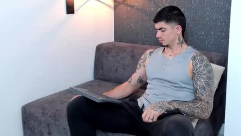 _mrcock_ online show from March 15, 9:43 pm