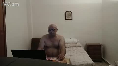 REY online show from May 13, 6:38 pm