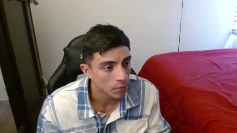 Snapshot of _schnnneider_ chatting on October 16, 9:45 pm SCHNEIDER online show from October 16, 9:45 pm