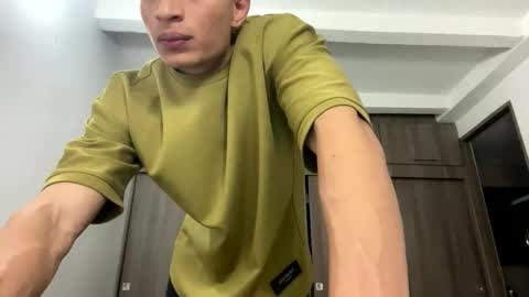 Juan Pablo-independent model online show from February 22, 6:26 am