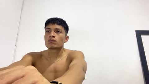 Juan Pablo-independent model online show from January 6, 5:11 am