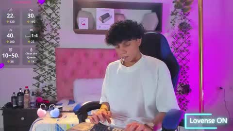 Taylor online show from February 10, 8:57 pm